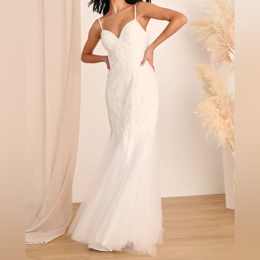 🆕 Lulu’s Luxe Bridal White Beaded Tulle Trumpet Dress (NTW)